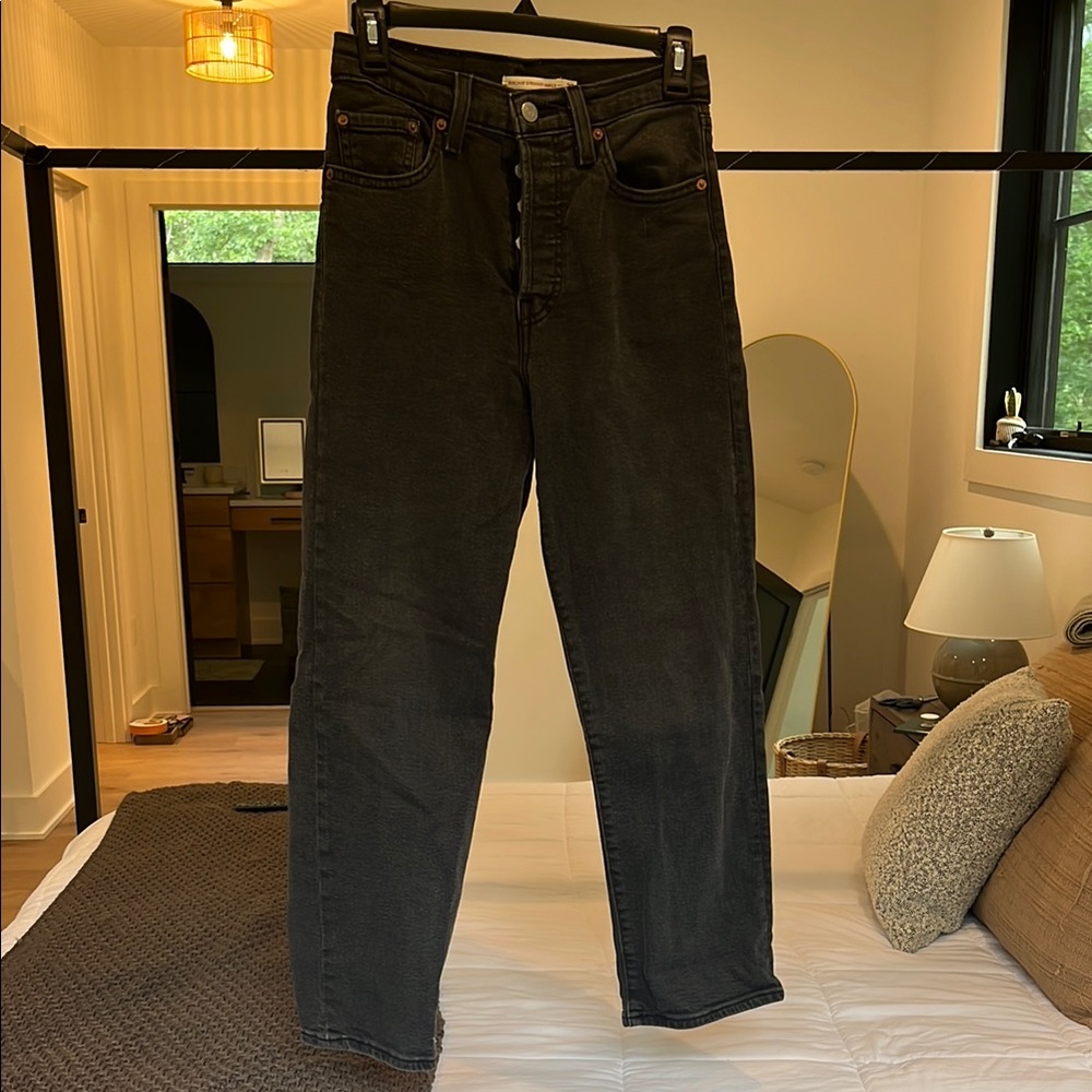 Levi's Women’s Black Ribcage Straight Ankle Jeans